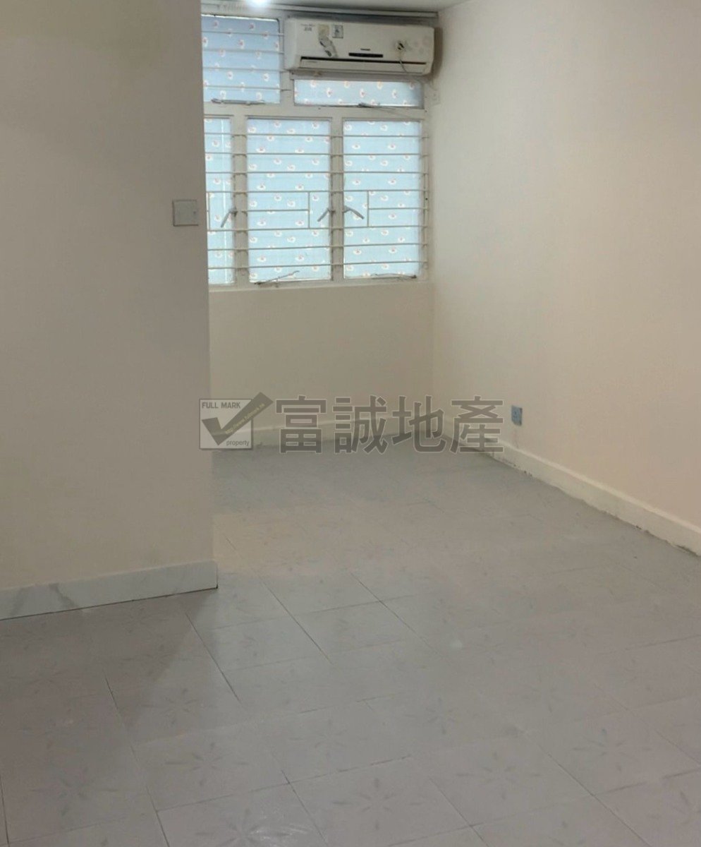 TUNG TAU EST PAK TUNG HSE Kowloon City L N124016 For Buy