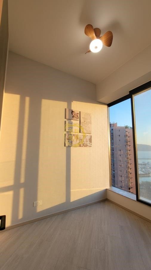 THE ROYALE STARFRONT ROYALE  Tuen Mun H S008958 For Buy