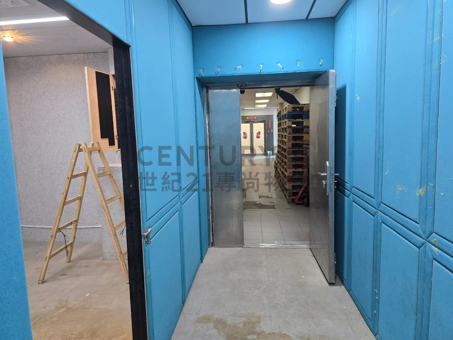 EW INT'L TWR Tsuen Wan L C102412 For Buy