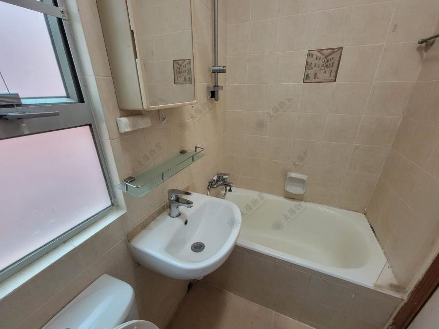 WHAMPOA EST, LOK KWAI BLDG BLK D Hunghom W057978 For Buy