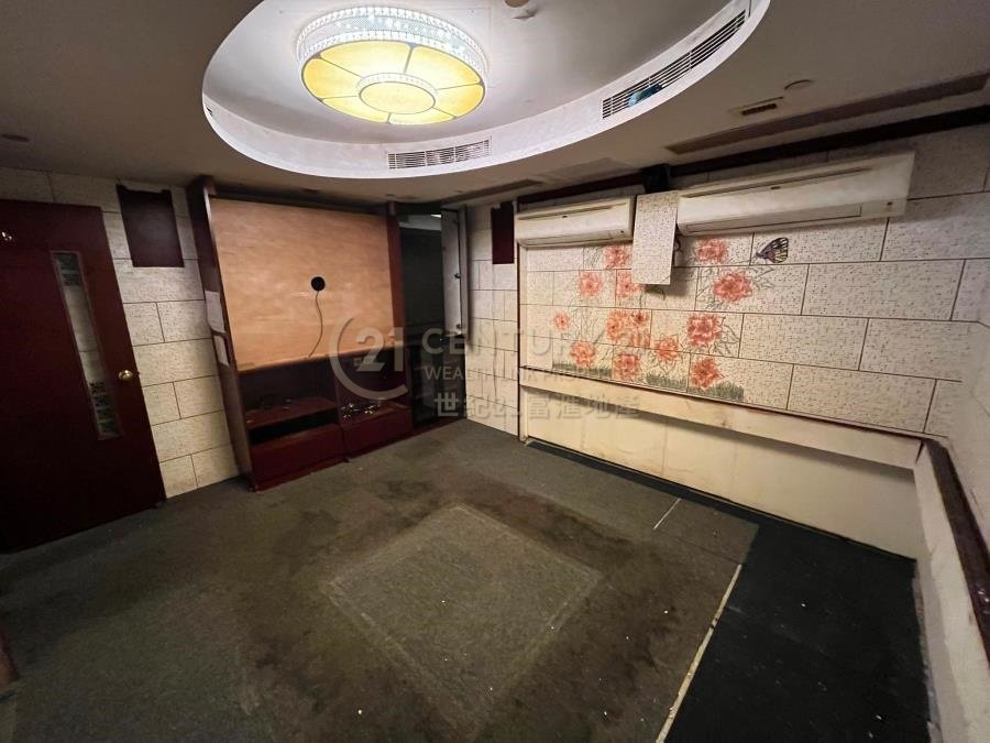 HARBOUR CRYSTAL CTR Tsim Sha Tsui 010797 For Buy