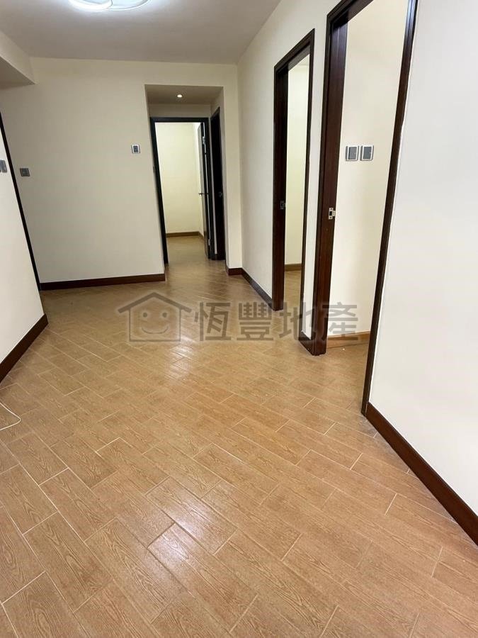 YUET CHUI COURT (HOS) Chai Wan M N024018 For Buy