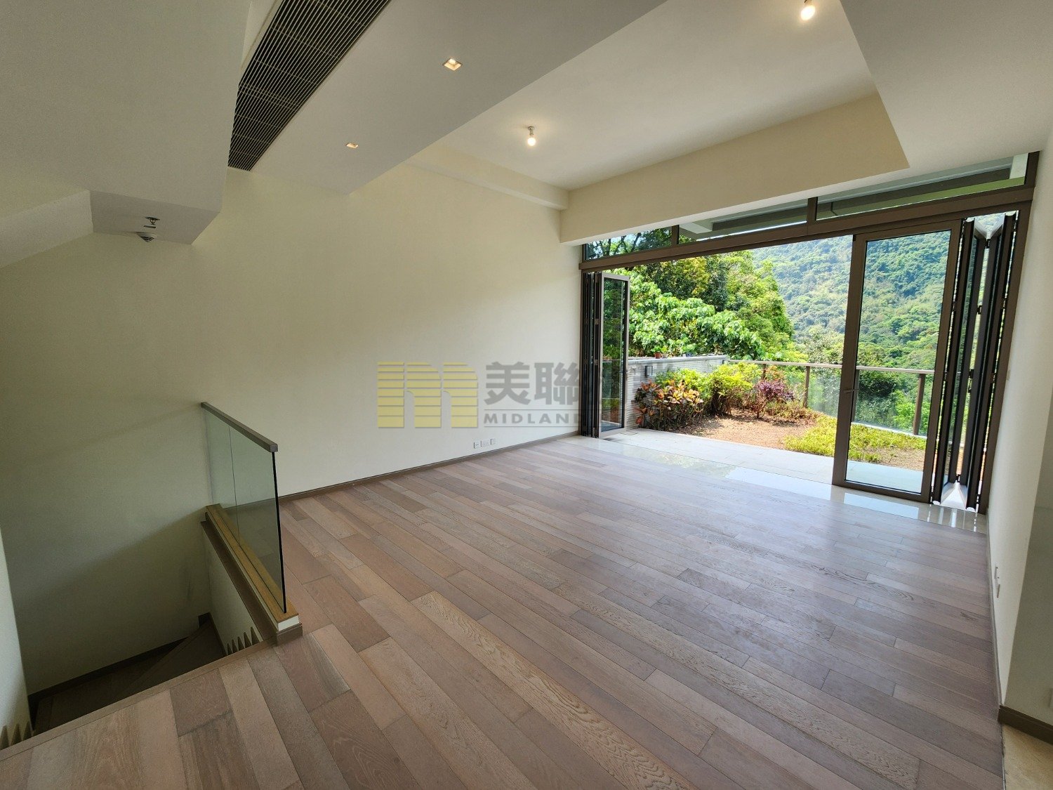 MOUNT REGALIA Shatin All 1685578 For Buy