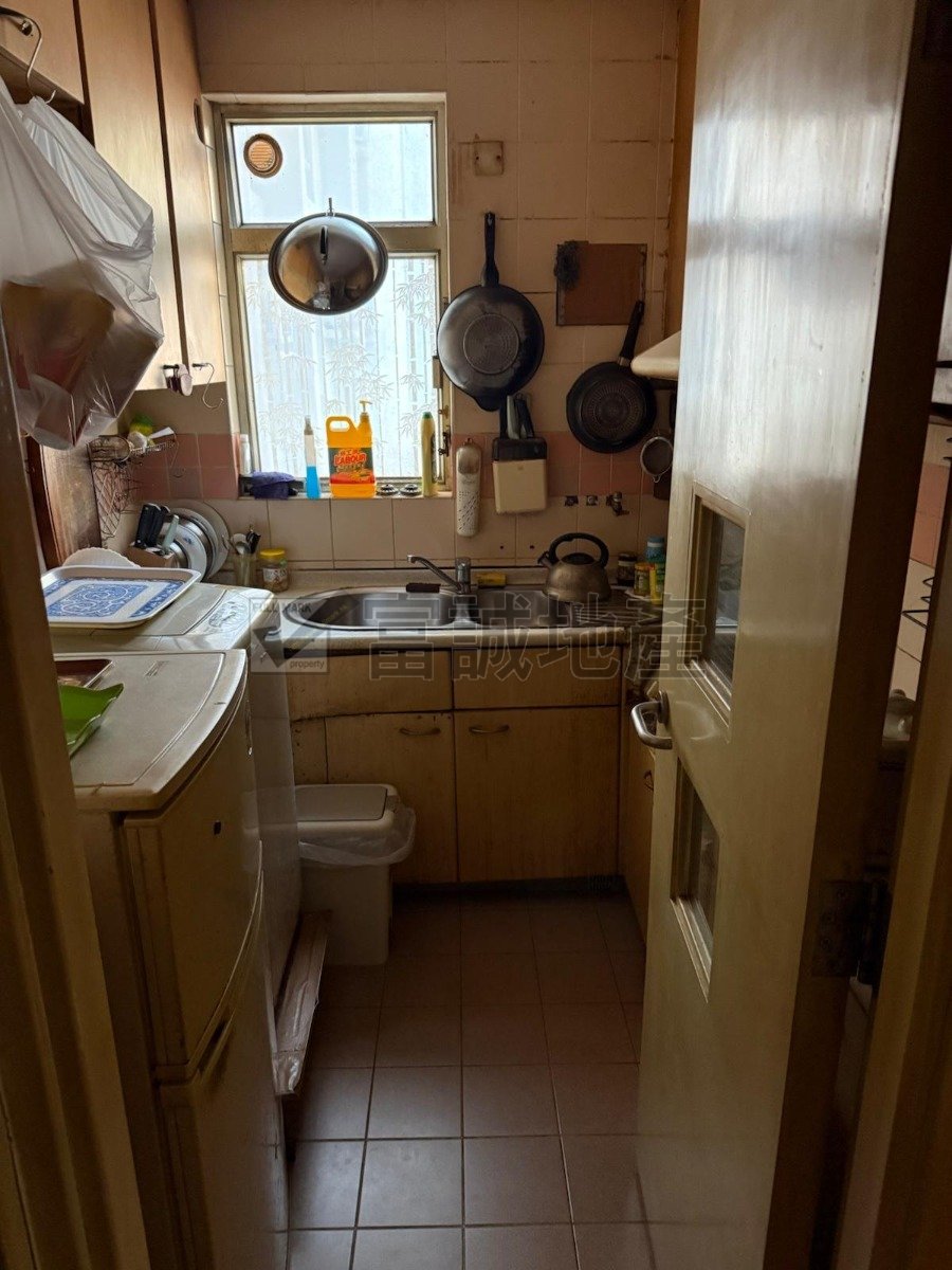 TSZ OI COURT  Wong Tai Sin L T004384 For Buy