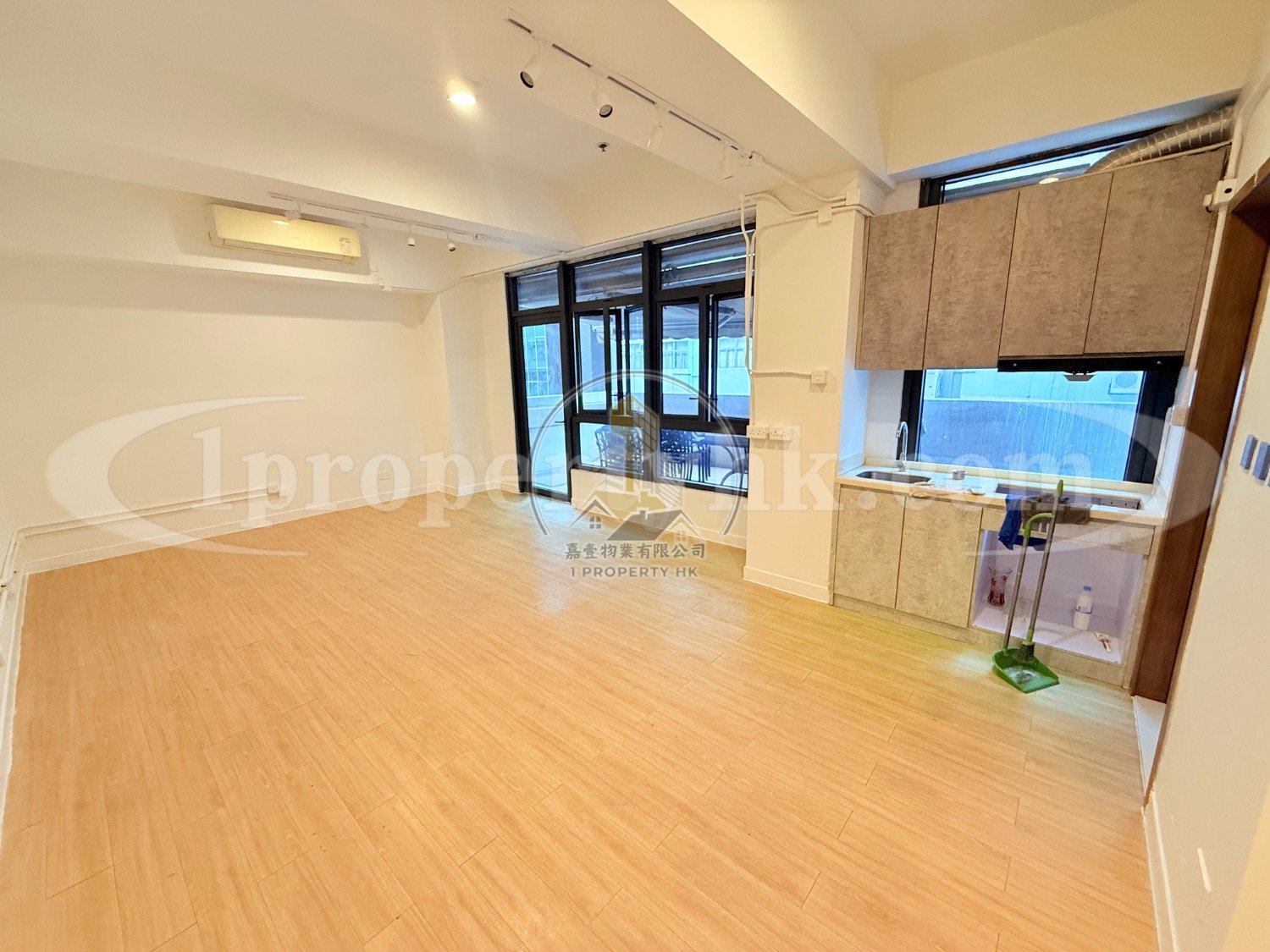 THE ICON Kwun Tong M 1787736 For Buy