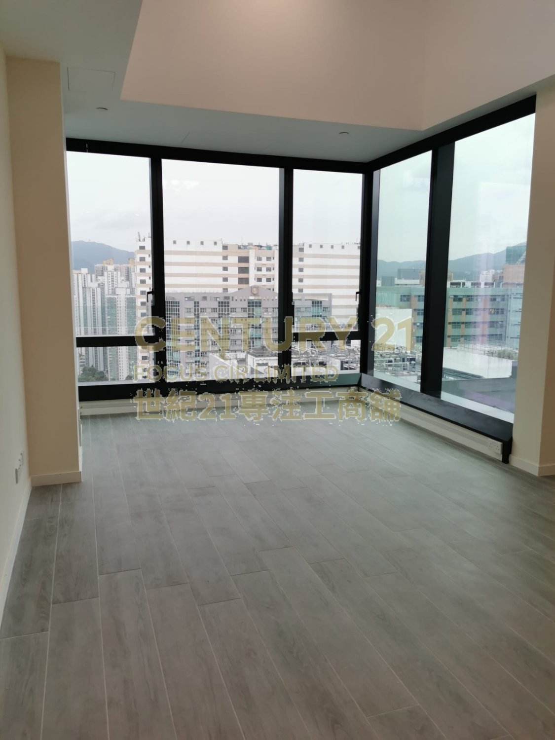 W LUXE Shatin H C132686 For Buy
