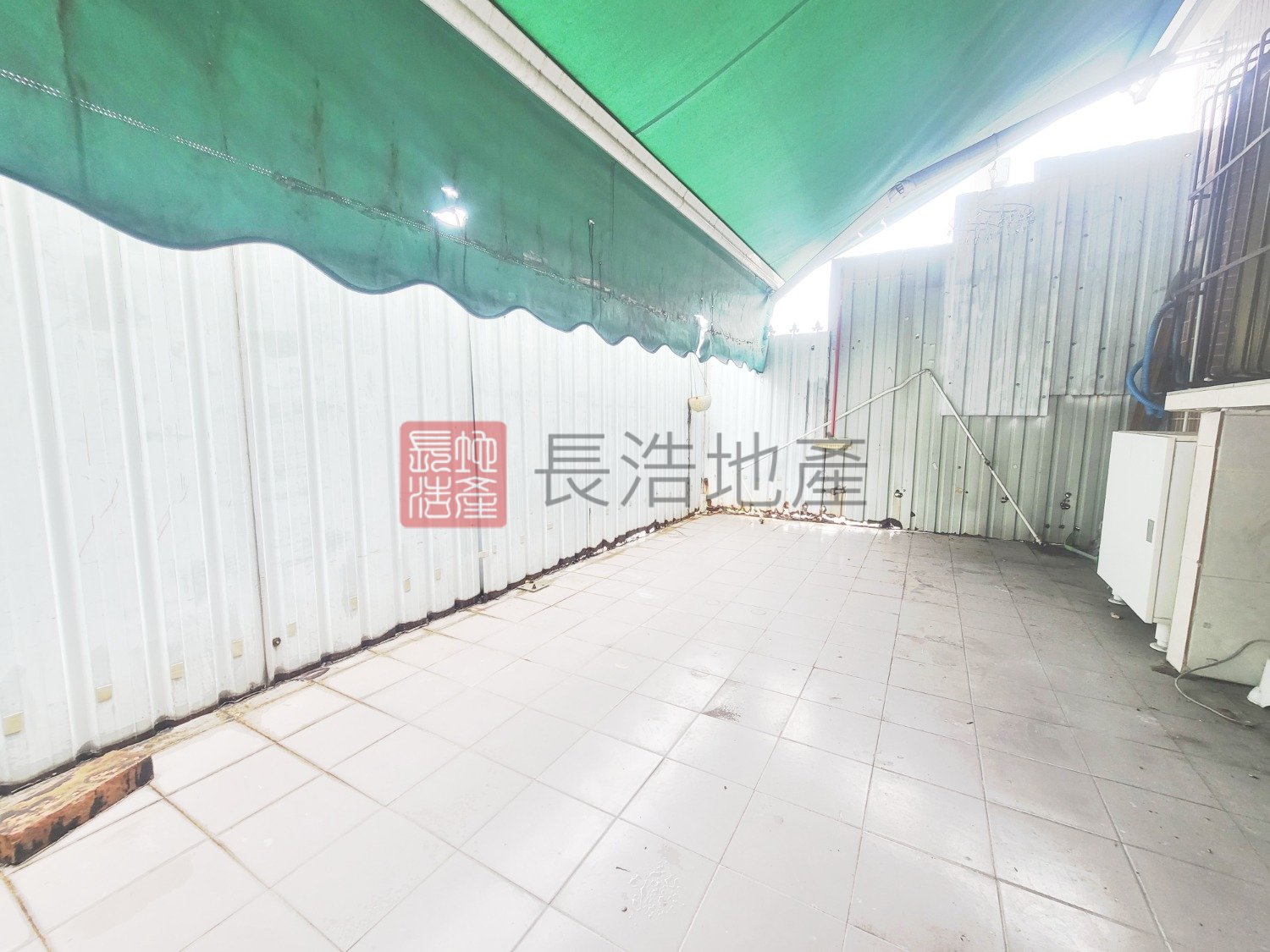 YUEN LONG Yuen Long 1723674 For Buy