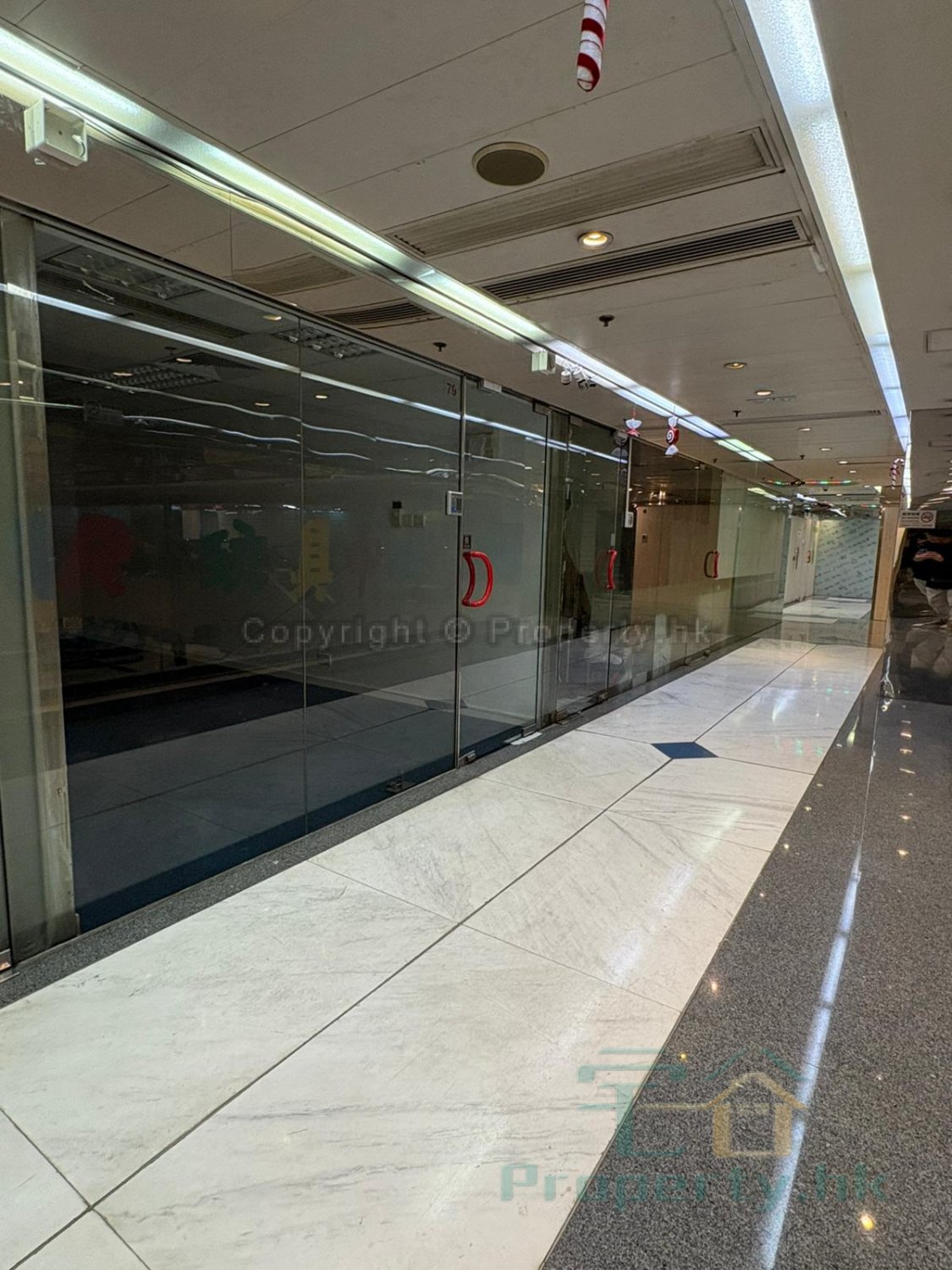 SOUTH SEAS CTR SHOPPING ARCADE Tsim Sha Tsui L C504105 For Buy