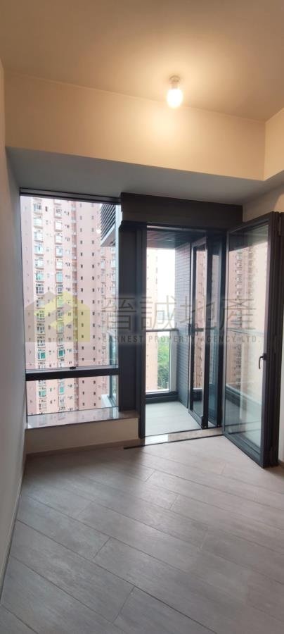 THE ROYALE STARFRONT ROYALE TWR 01 Tuen Mun H A062304 For Buy