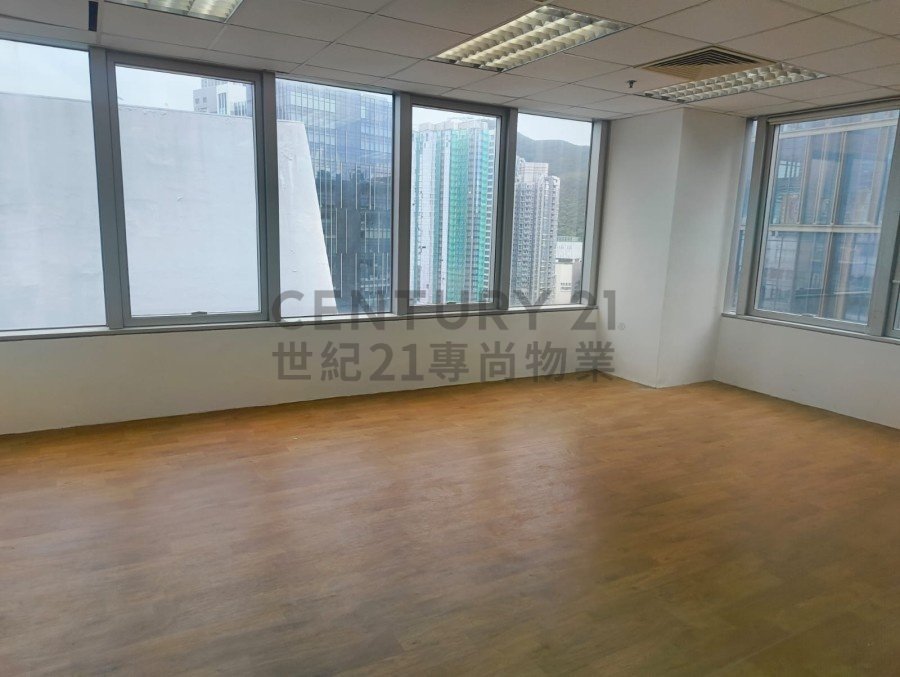 YAN'S TWR Wong Chuk Hang H C073706 For Buy