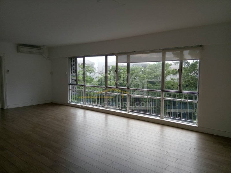 BURNSIDE VILLA Repulse Bay S177350 For Buy
