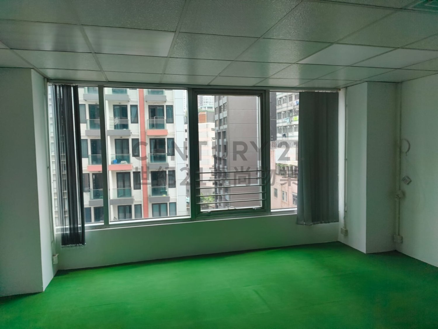 LUCKY COM CTR Sai Ying Pun H C044140 For Buy