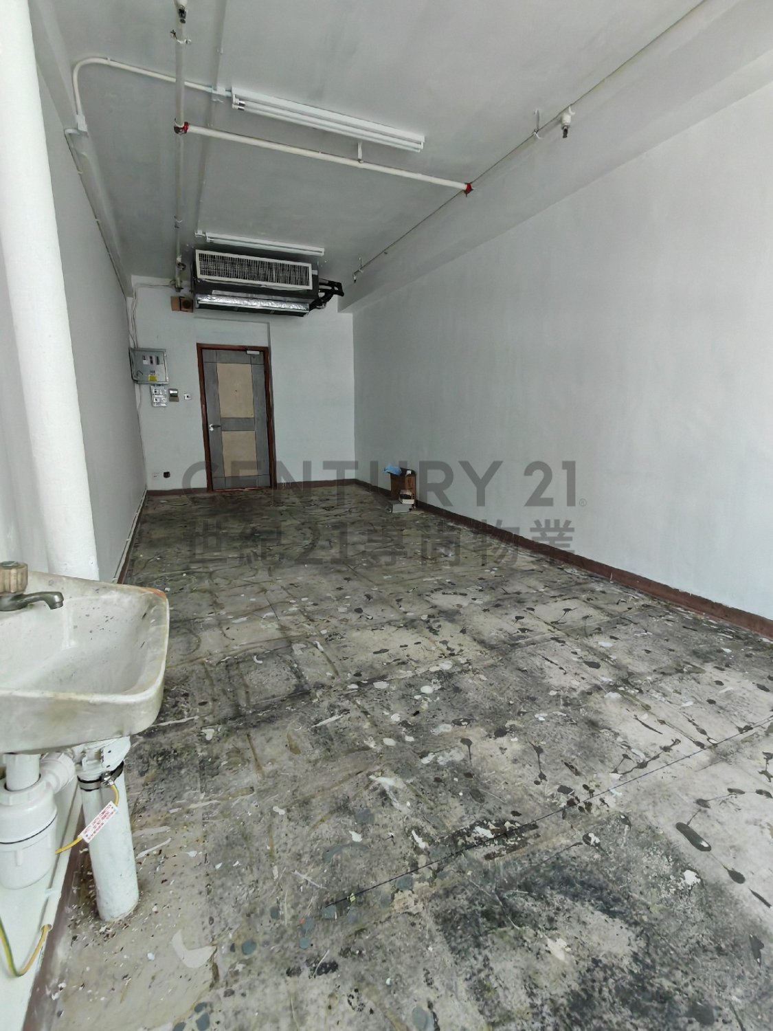 SUN FAI COM CTR Mong Kok L C216921 For Buy