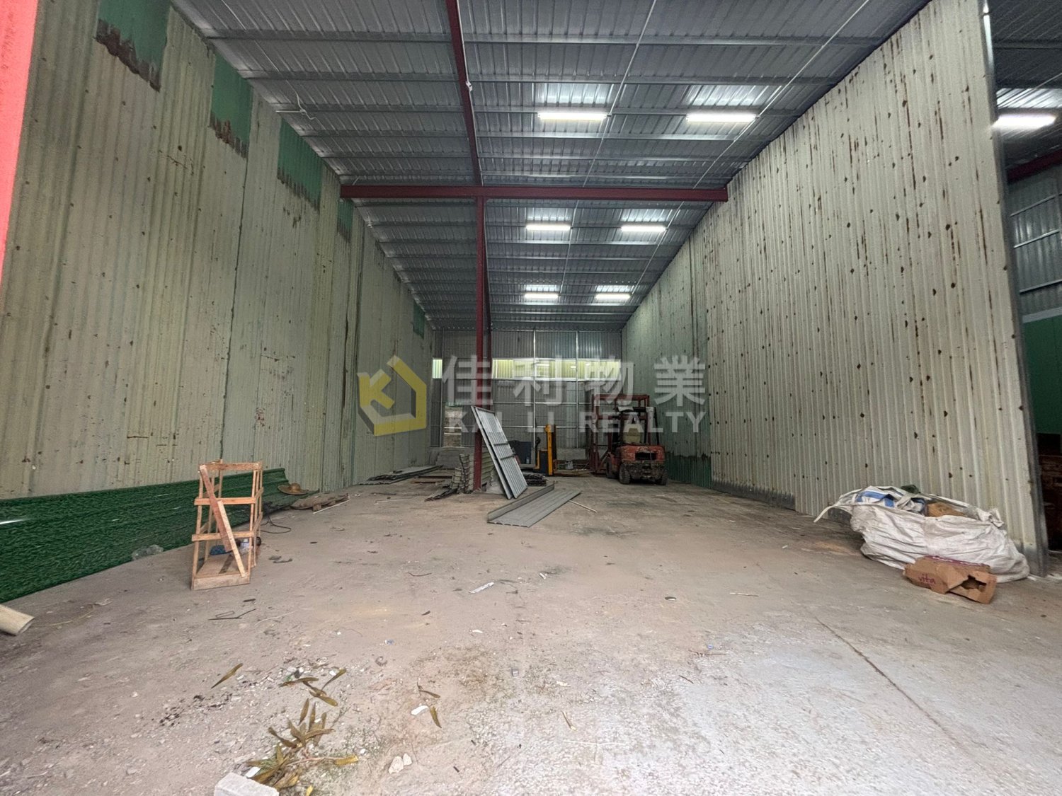 KUNG UM RD Yuen Long Y037322 For Buy