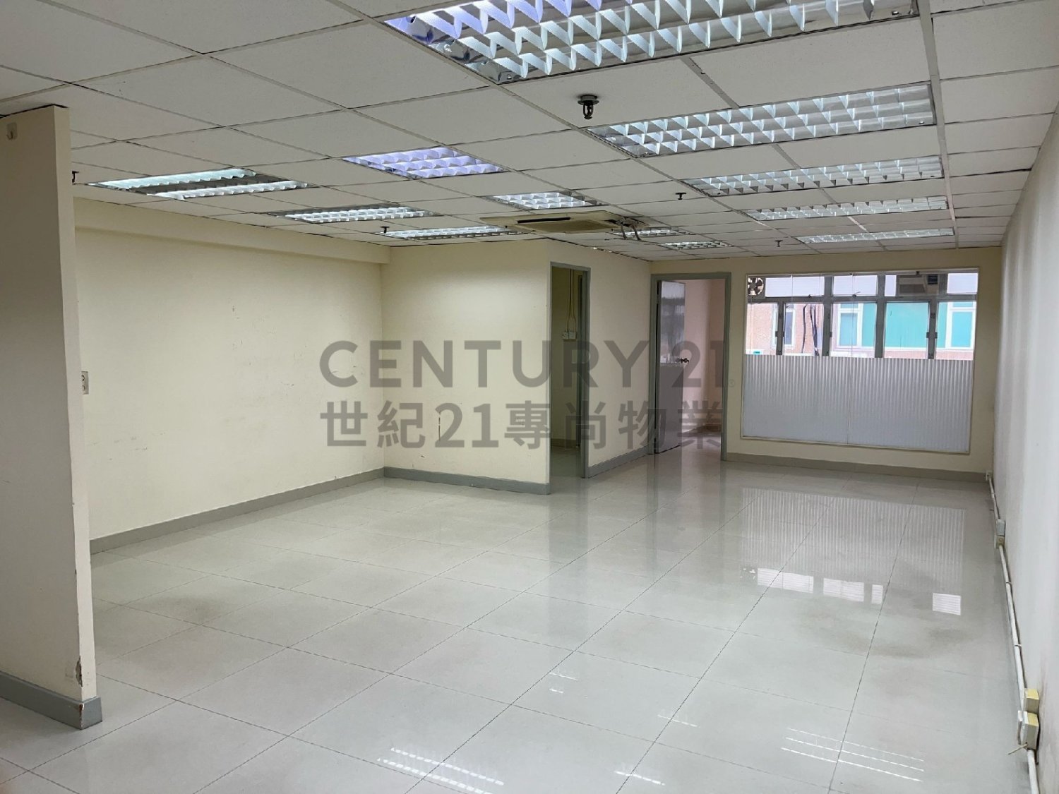 TONIC IND CTR BLK B Kowloon Bay M C084130 For Buy