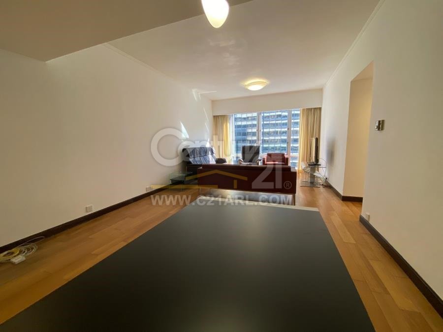 CONVENTION PLAZA APT Wan Chai H M011050 For Buy