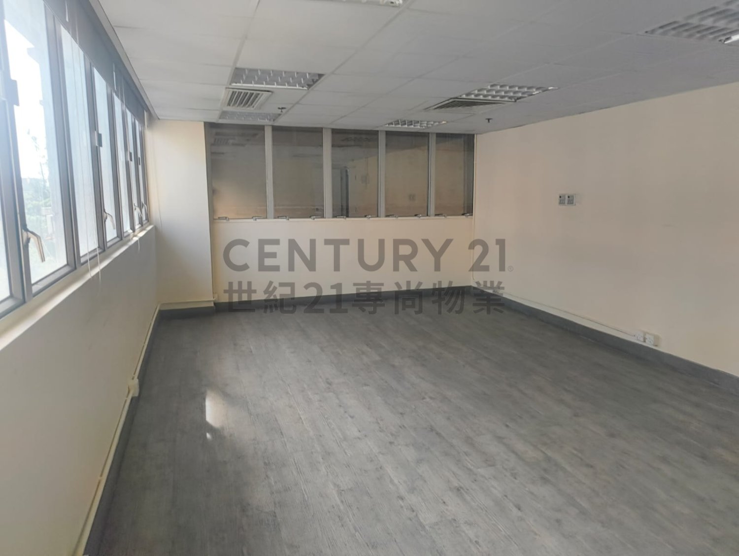 CHARMHILL CTR Tsim Sha Tsui M C043712 For Buy