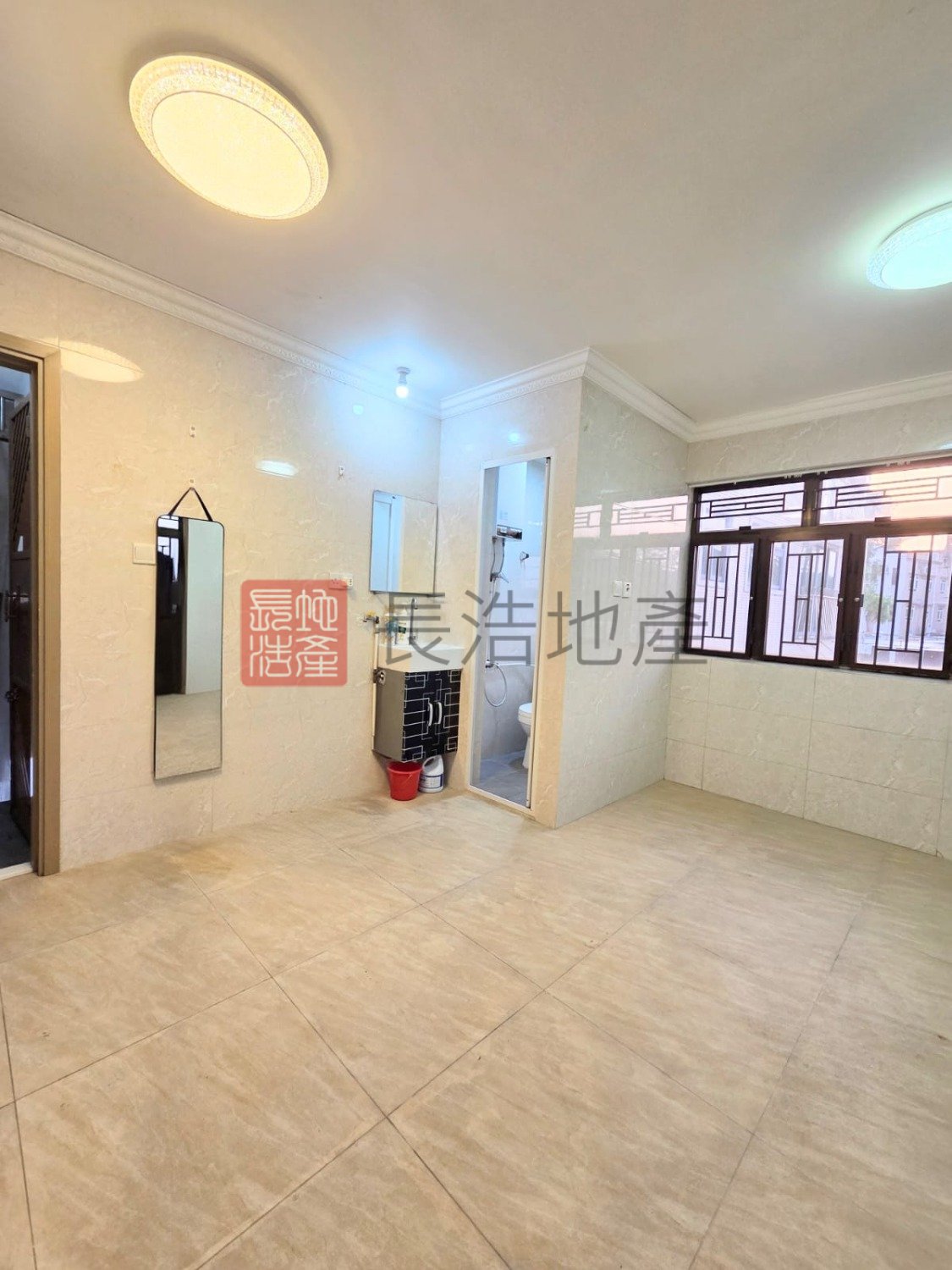 中嘻付題陽光入屋 Yuen Long 1761528 For Buy