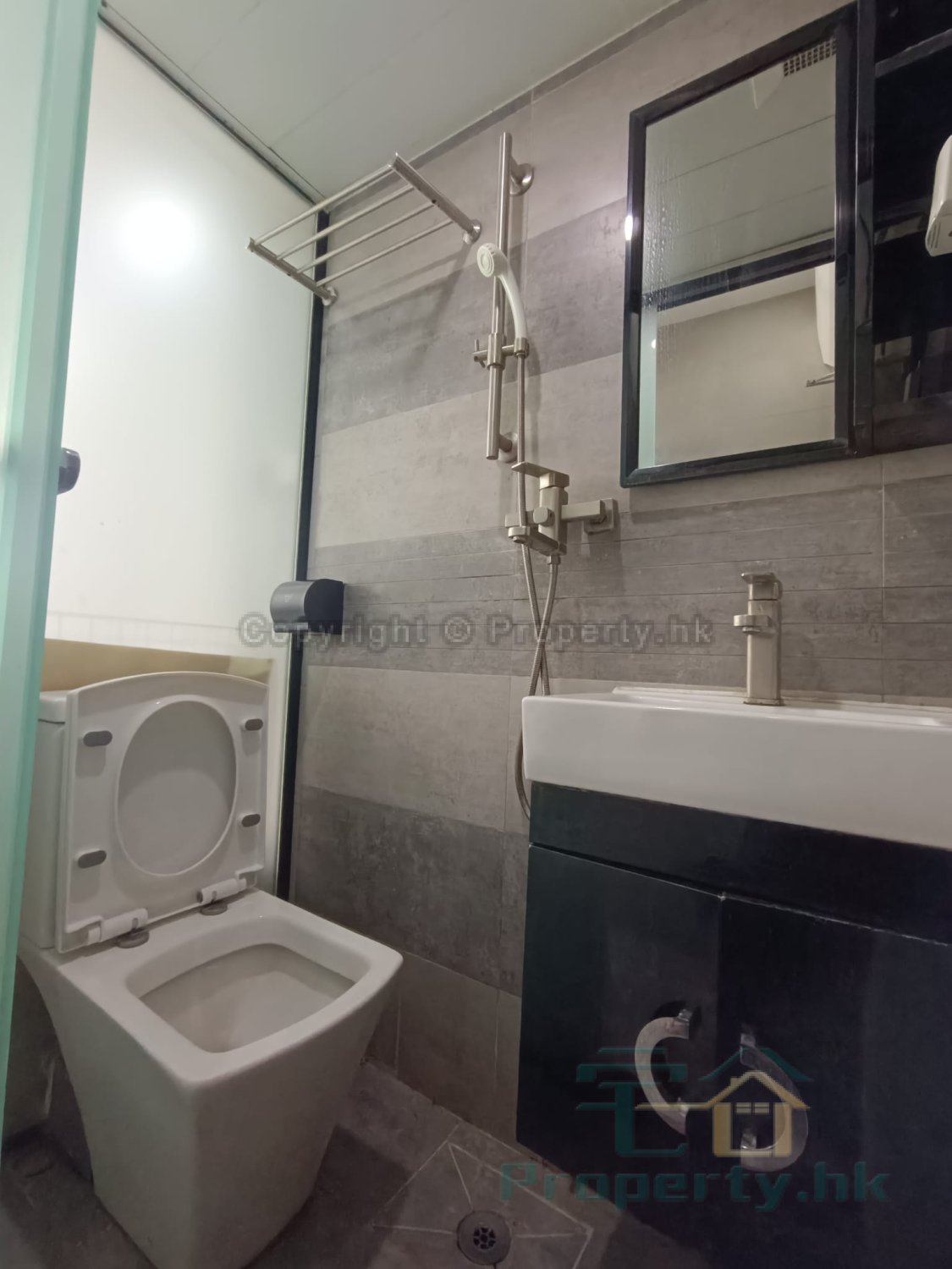 NEW LUCKY HSE Yau Ma Tei M C514446 For Buy