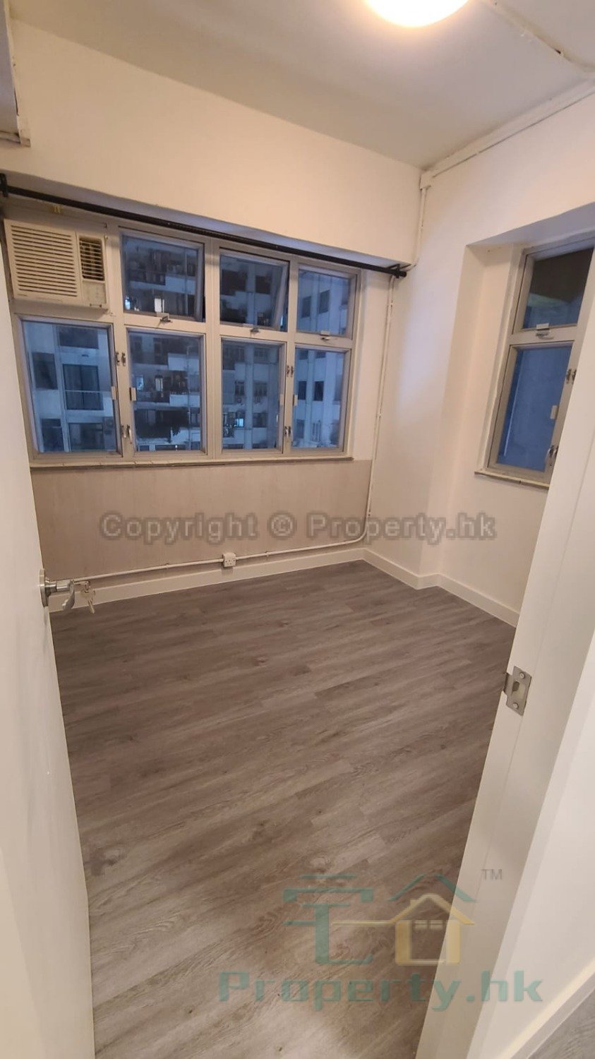 HONG KONG MAN Causeway Bay M 1738802 For Buy