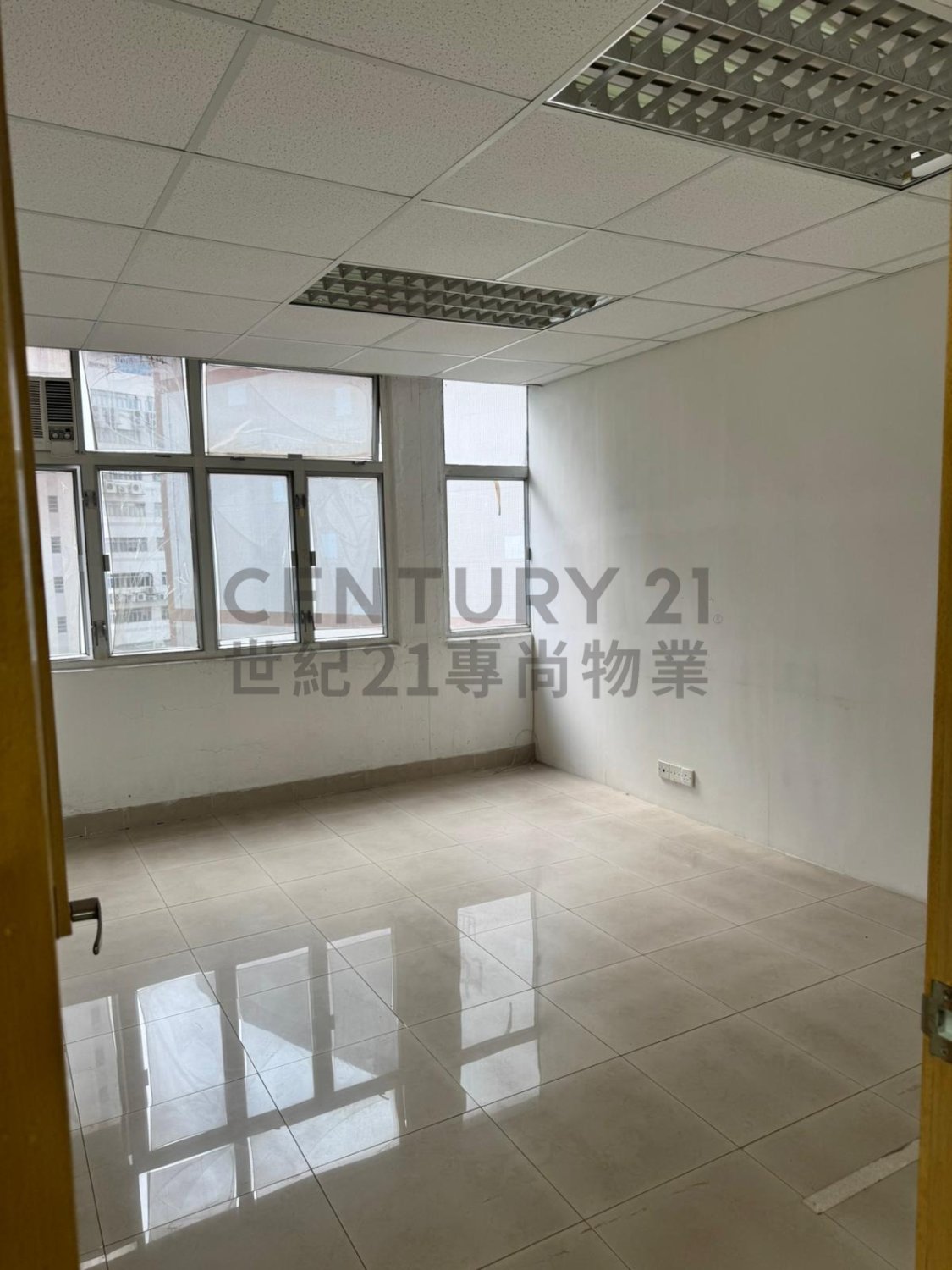 WAH FAT IND BLDG Kwai Chung L C218538 For Buy