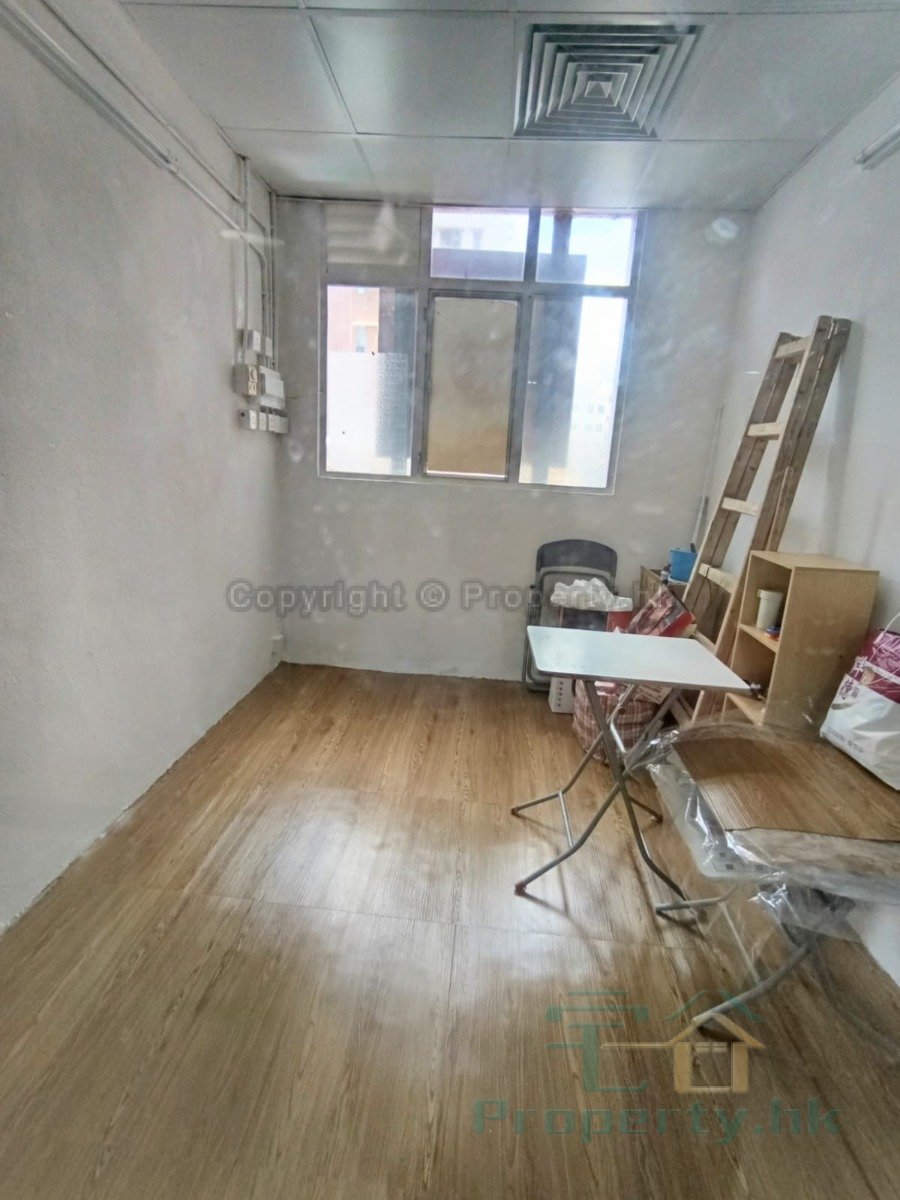 HOP YICK COM CTR Yuen Long 1749958 For Buy