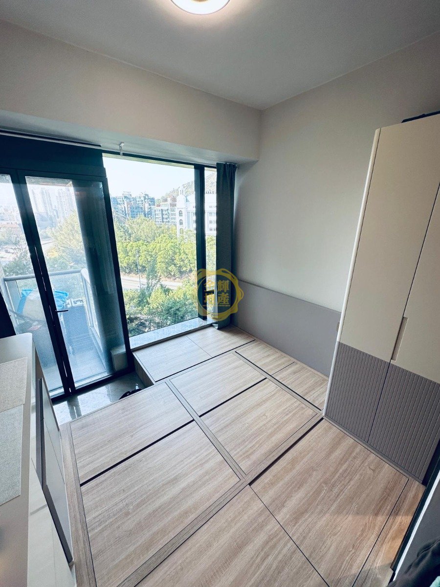 THE ROYALE SKYPOINT ROYALE  Tuen Mun H S009683 For Buy