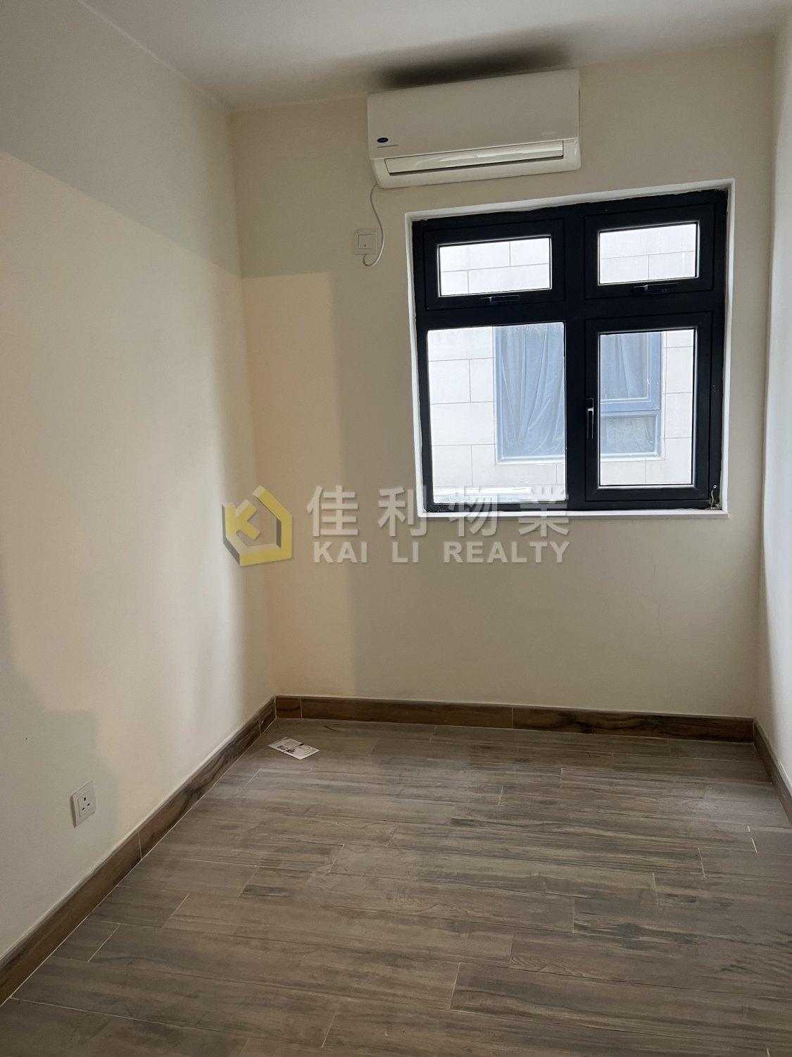 KAM TSIN WAI Yuen Long Y036164 For Buy