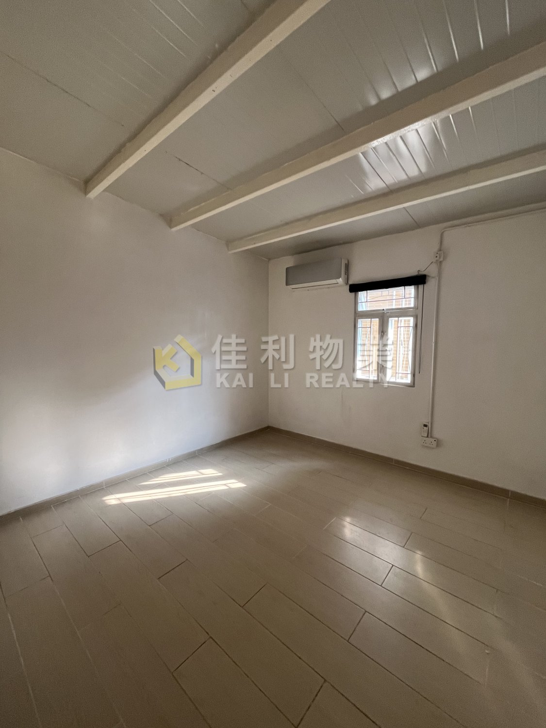AM Yuen Long Y037582 For Buy