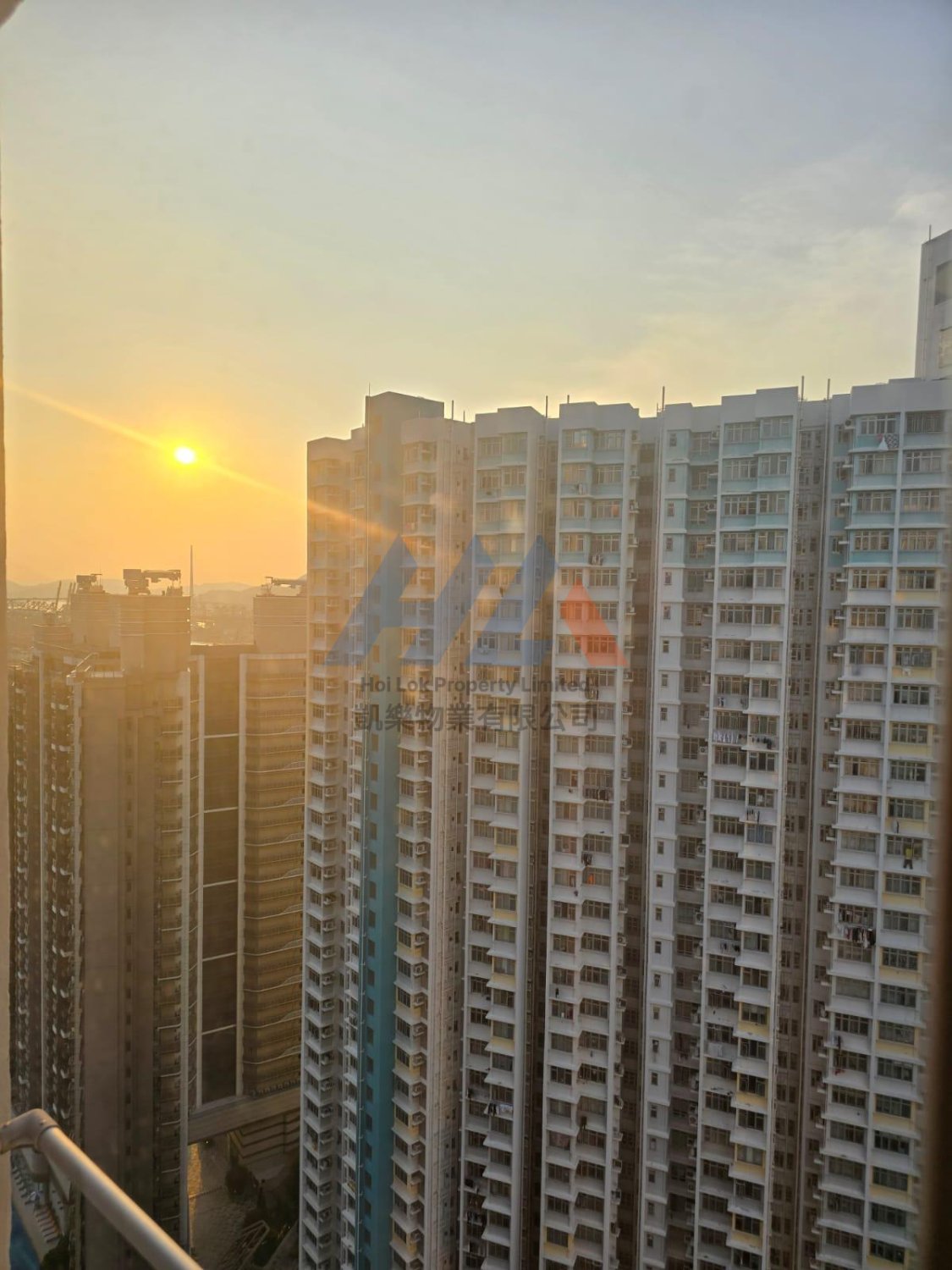 HOI LOK COURT BLK A HOI PIK HSE (HOS) Cheung Sha Wan H 000042 For Buy