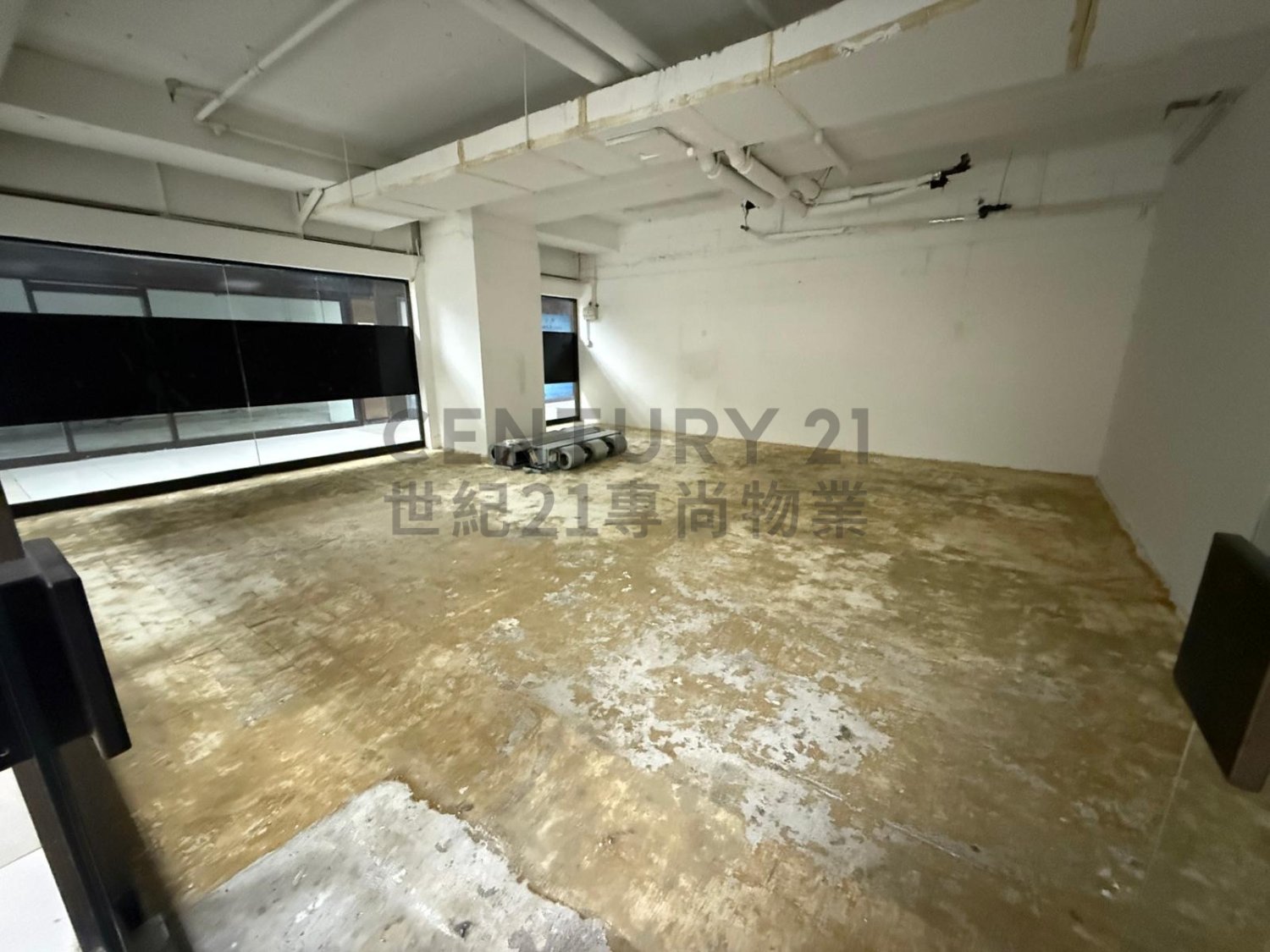 WING ON PLAZA Tsim Sha Tsui C222075 For Buy