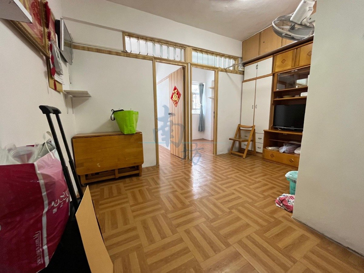 PO LEE BLDG Quarry Bay M E032121 For Buy