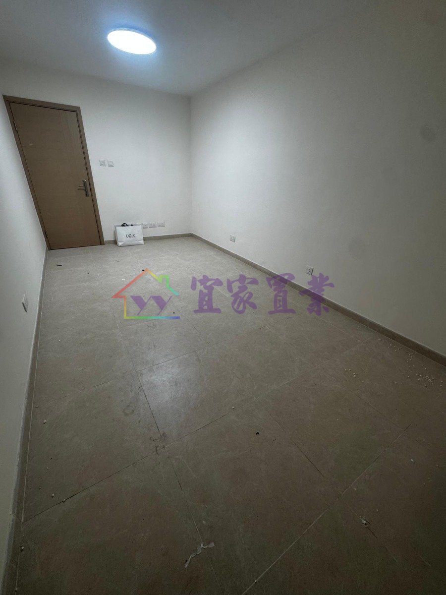 HA CHE Yuen Long M 006331 For Buy