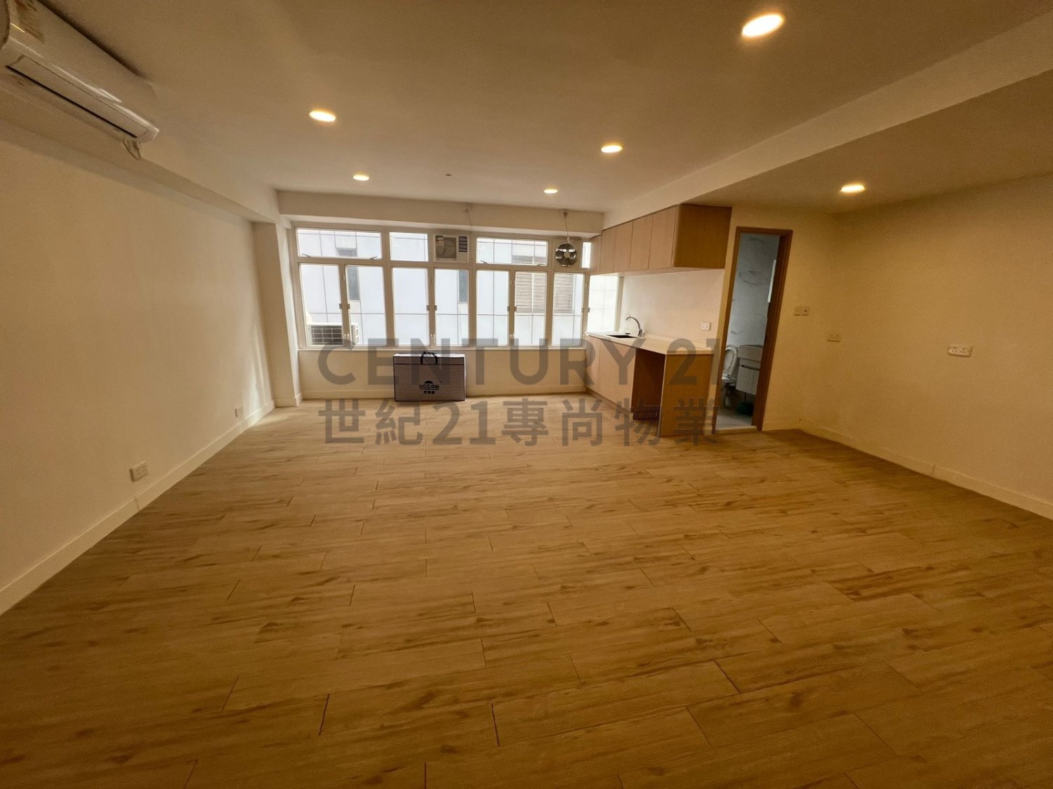 YEN YING BLDG Wan Chai L C224351 For Buy