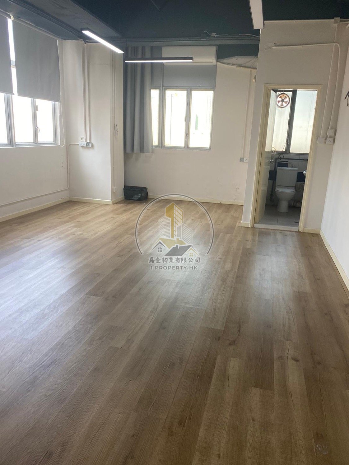 METRO CTR Kowloon Bay 1804196 For Buy