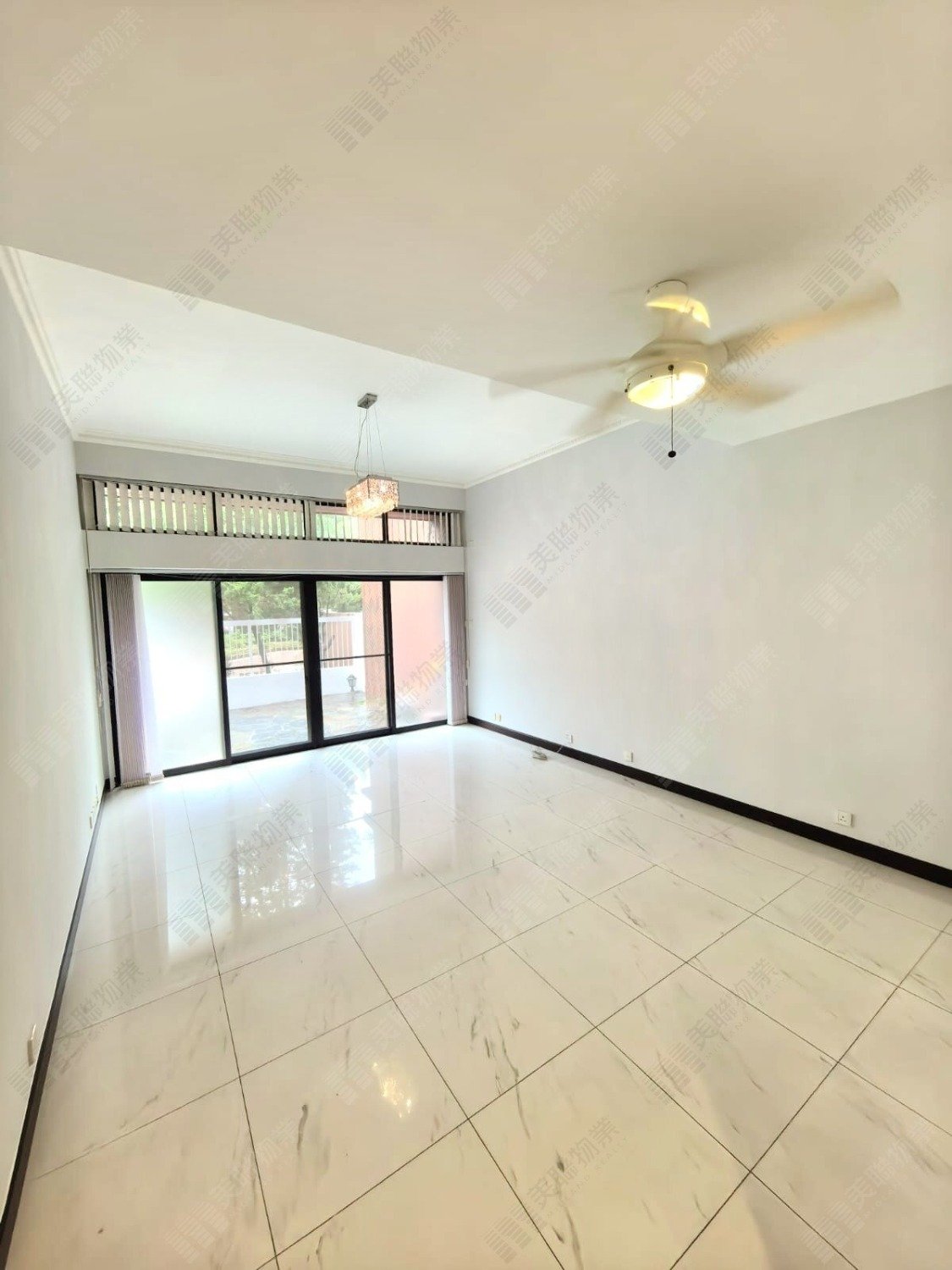 VILLE DE CASCADE Shatin All 1799690 For Buy