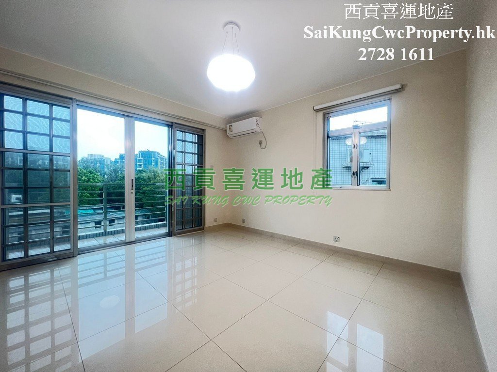 Duplex with Rooftop*Convenient Location Sai Kung 011427 For Buy