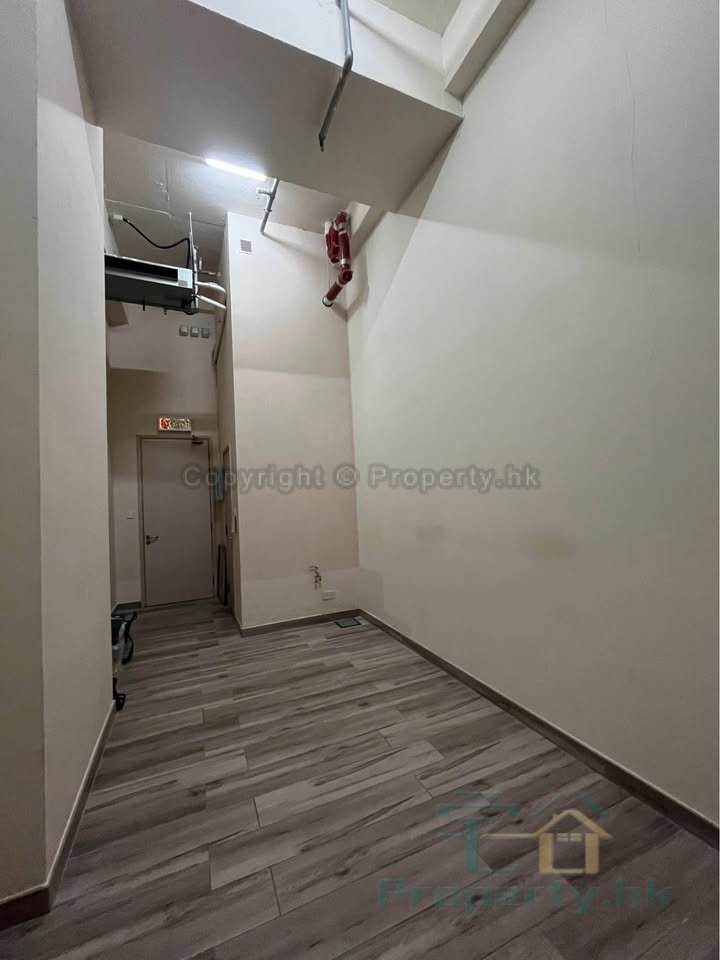 THE STAR Kwai Chung L C505554 For Buy