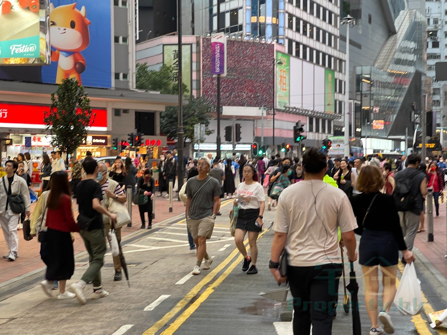 HANG LUNG CTR Causeway Bay 1823898 For Buy