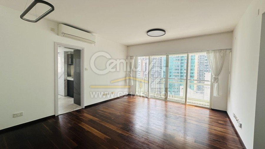 CENTRESTAGE  Sheung Wan M208079 For Buy