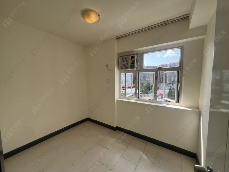 SHA TIN CTR BLK F KA NING BLDG Shatin L 1820124 For Buy