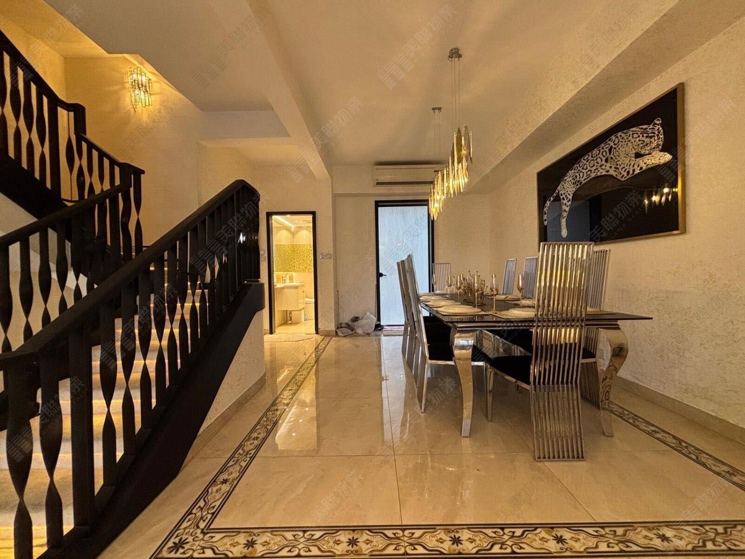 BEVERLY HILLS BOULEVARD DU PALAIS Tai Po 1881996 For Buy