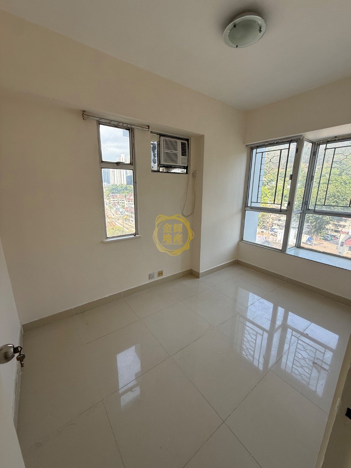 KAM HING BLDG Tuen Mun M S000974 For Buy