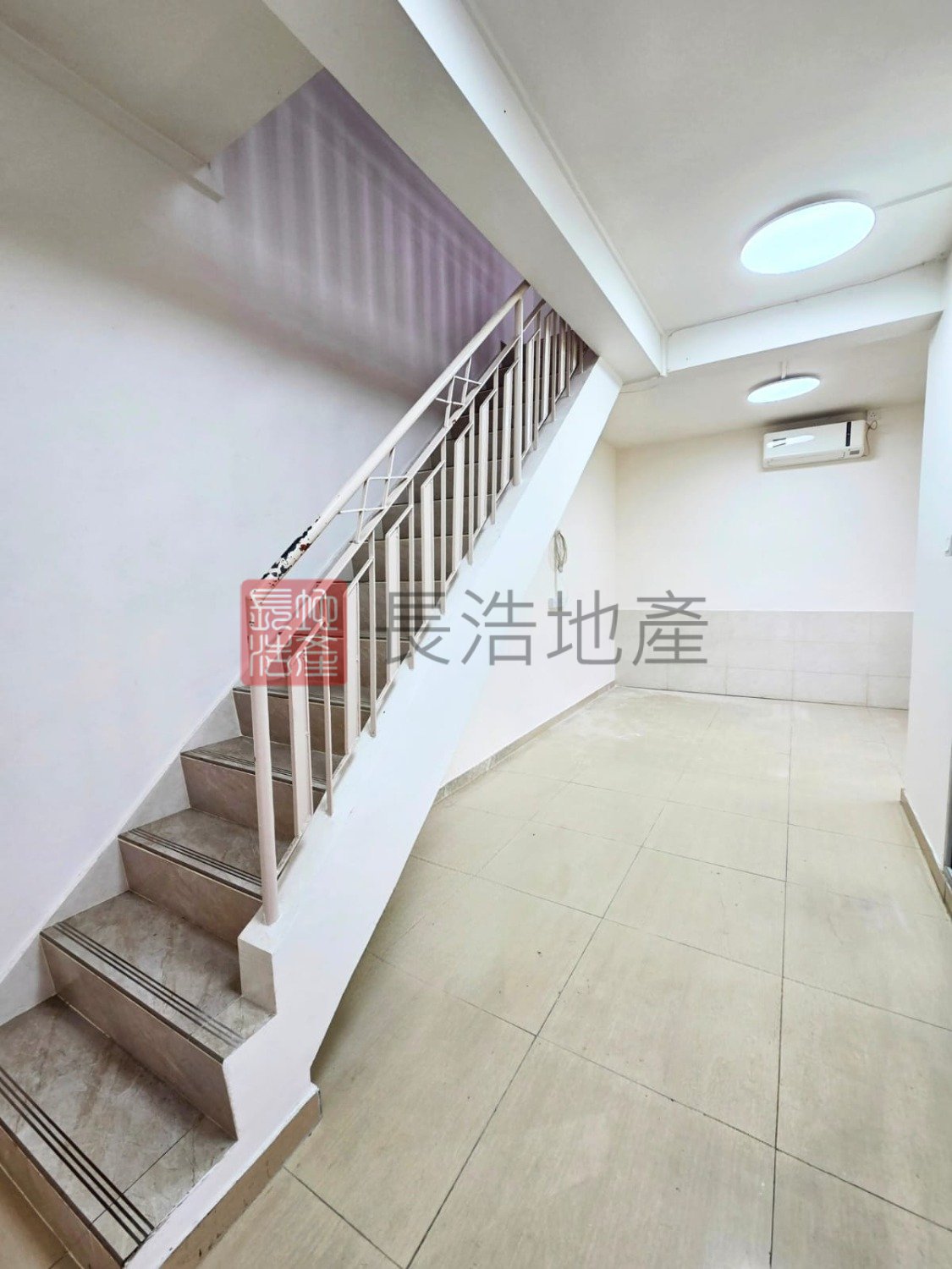 光磊入屋 / 入露出晾胞。１０００Ｍ光纖 Yuen Long 1803264 For Buy