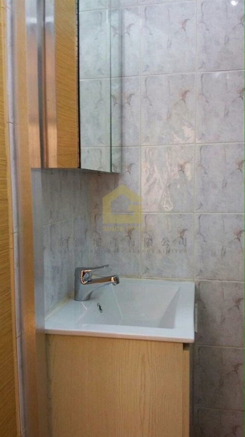 YAT HONG COURT Kowloon City L D126687 For Buy