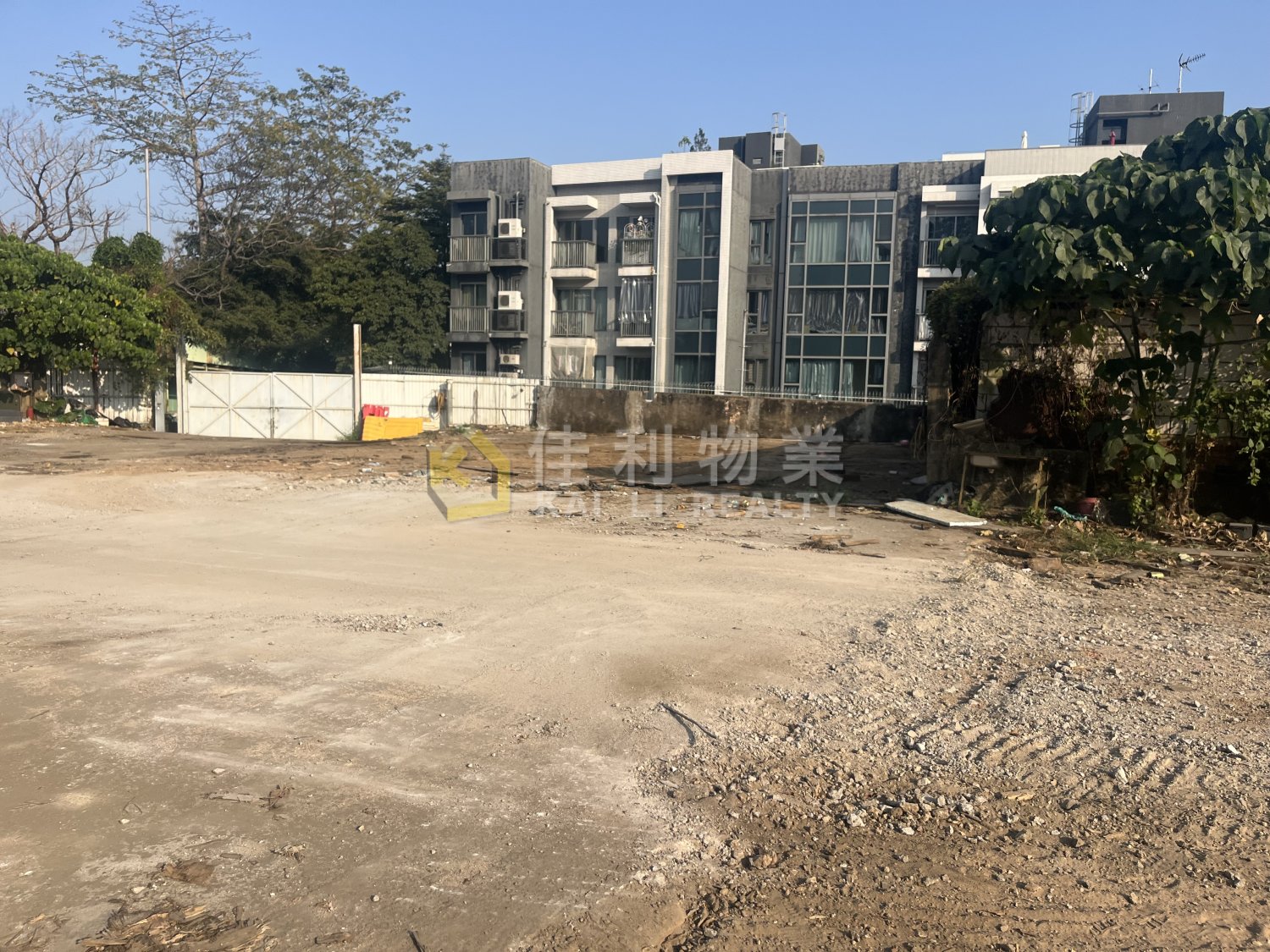 TONG YAN SAN TSUEN Yuen Long Y037606 For Buy