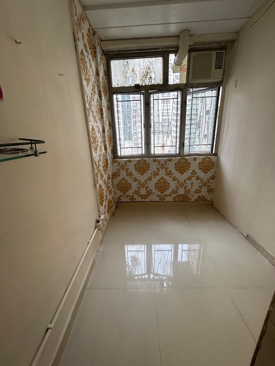 PIK WAH BLDG Yau Ma Tei 1810816 For Buy