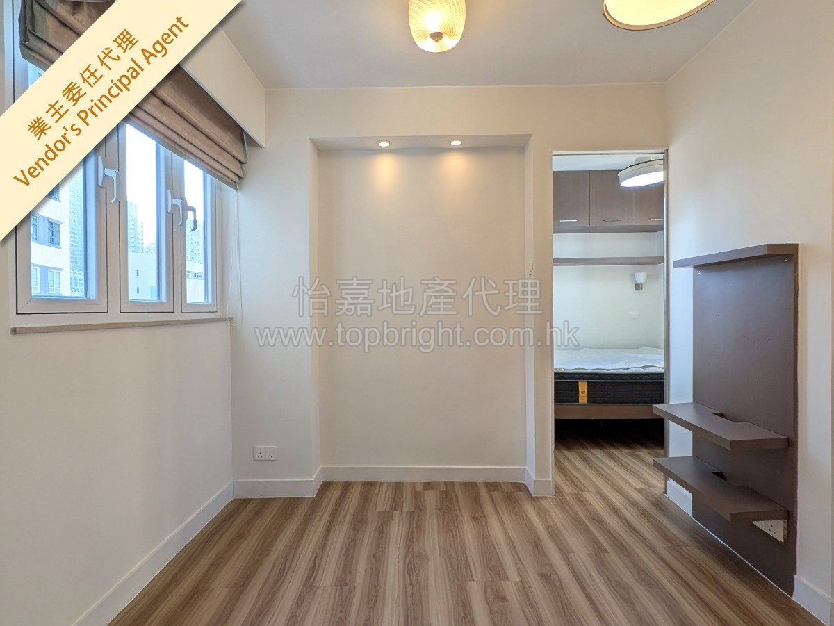 UNIVERSAL BLDG Sai Ying Pun H 106443 For Buy