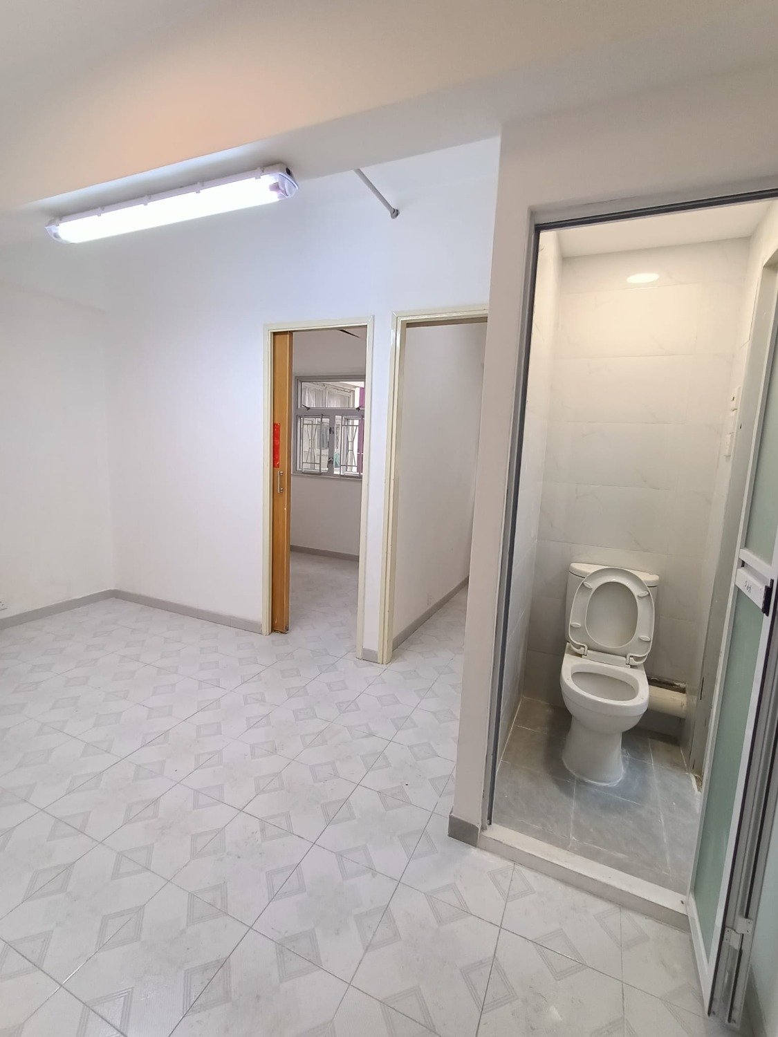 COSMOPOLITAN EST BLK A TAI FU BLDG Tai Kok Tsui M 1810952 For Buy