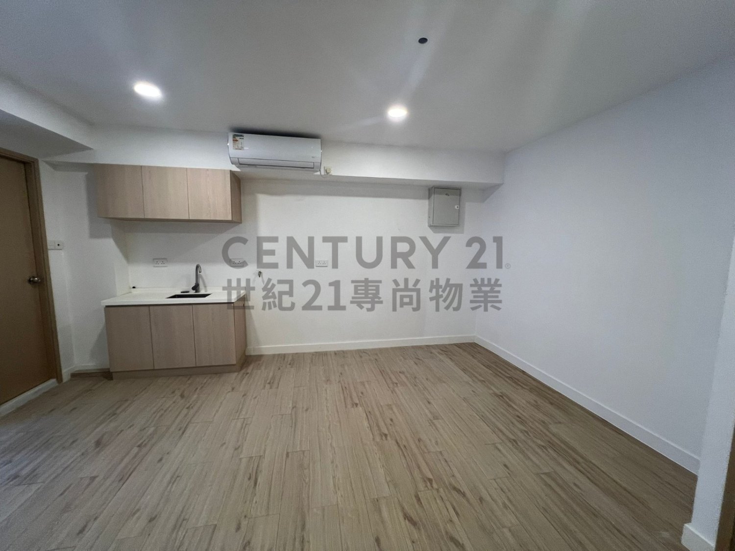 YEN YING BLDG Wan Chai L C224352 For Buy